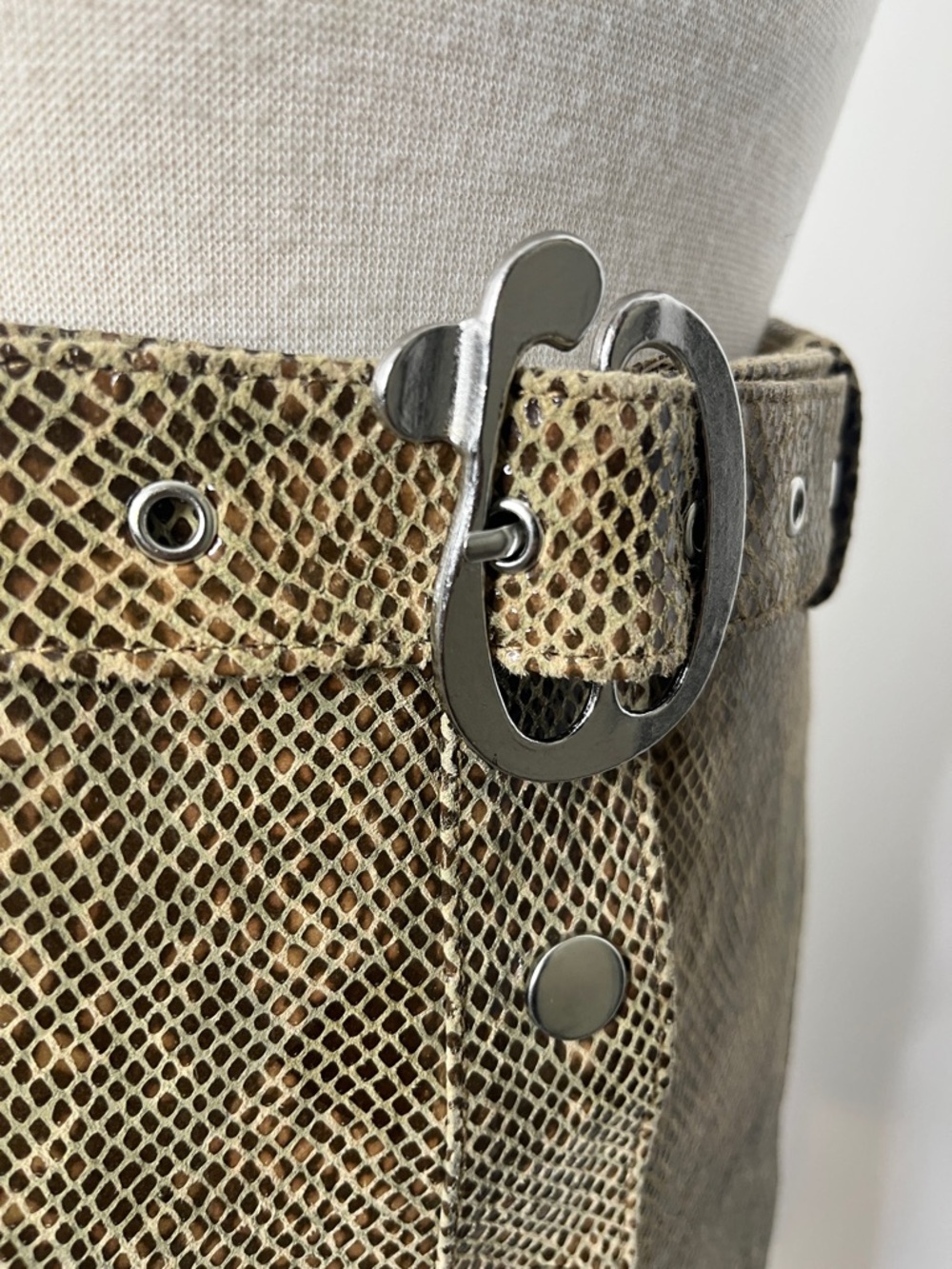 ZARA Button-Front Faux Snakeskin Mini Skirt in Olive Brown Sz Medium - Picture 4 of 7